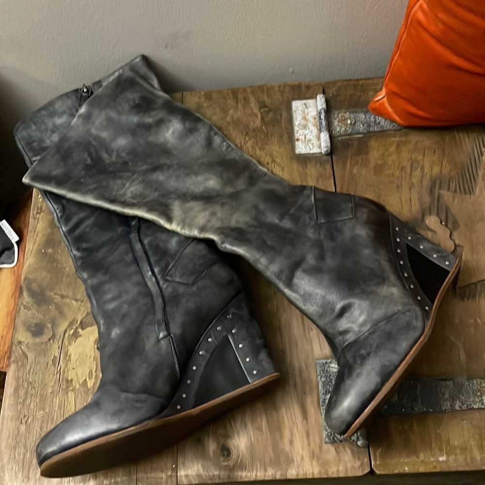 Authentic UGG RARE  Distressed  bluish Greyish Beautiful Wedge Boots  RARE 8 1/2